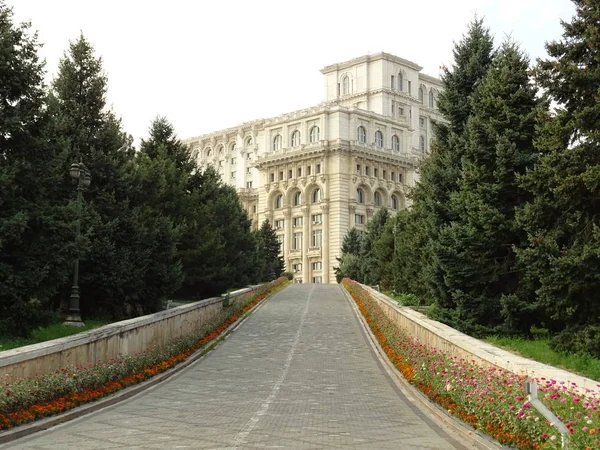 Callejón Palacio Del Parlamento Bucarest Rumania — Foto de Stock