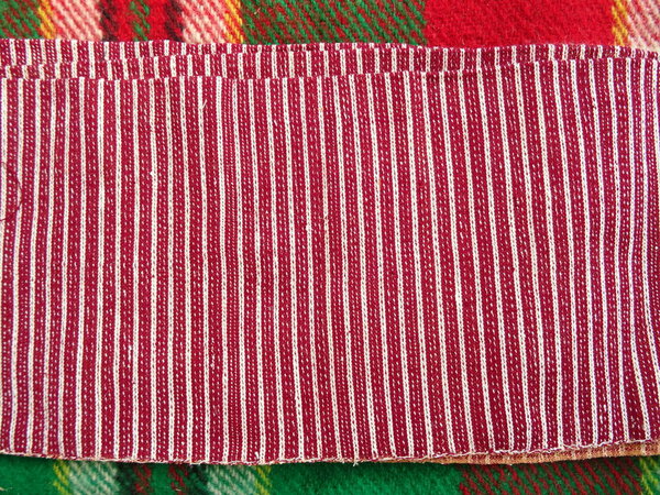 Красно-белый узор
