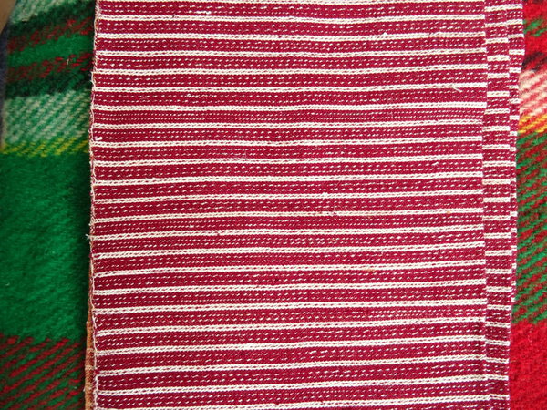 Красно-белый узор
