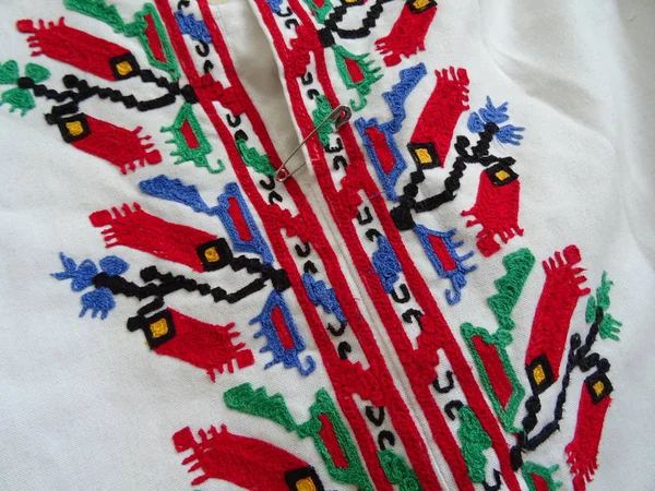 Traditional Bulgarian White Female Shirt Colorful Patterns — Stock Photo, Image