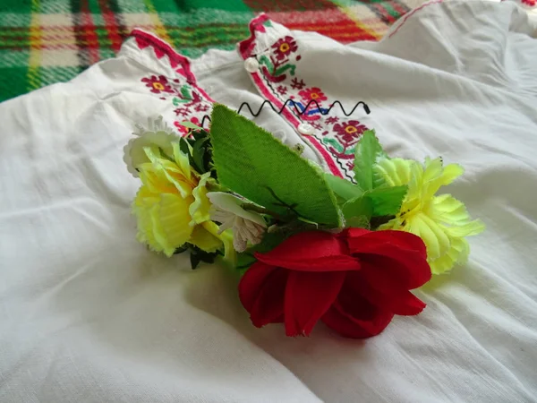 Λουλούδι Διακόσμηση Μαλλιών Για Βουλγαρική Μητρική Φόρεμα — Φωτογραφία Αρχείου