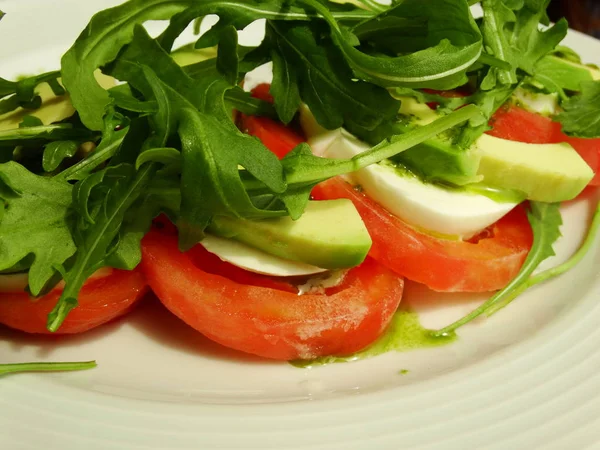 Italiensk Tomat Mozzarella Ruccola Salat - Stock-foto