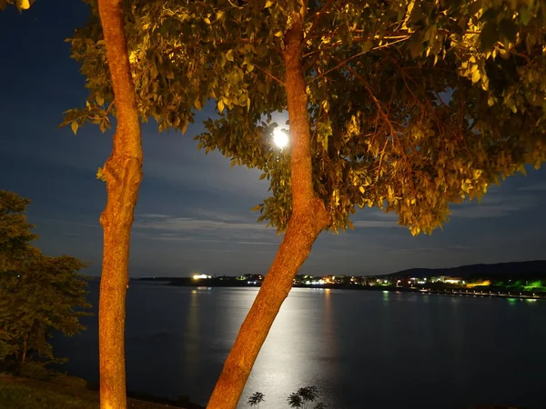 Refleksi Cahaya Bulan Danau — Stok Foto