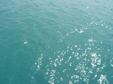 Açık mavi deniz suyu