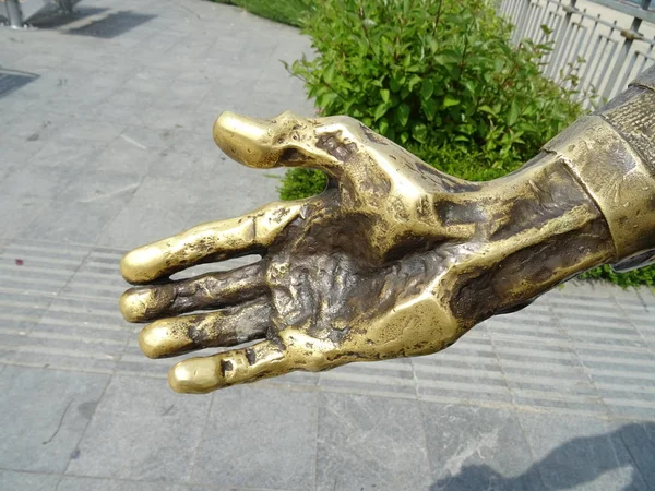 Brillante Mano Estatua Bronce — Foto de Stock