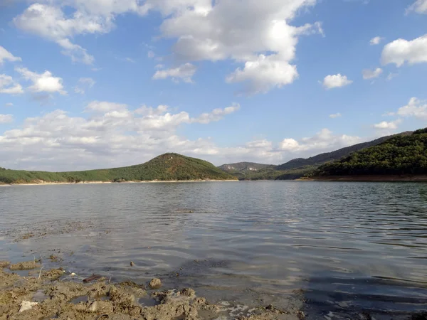 Costa Reservatório Tsonevo Bulgária — Fotografia de Stock