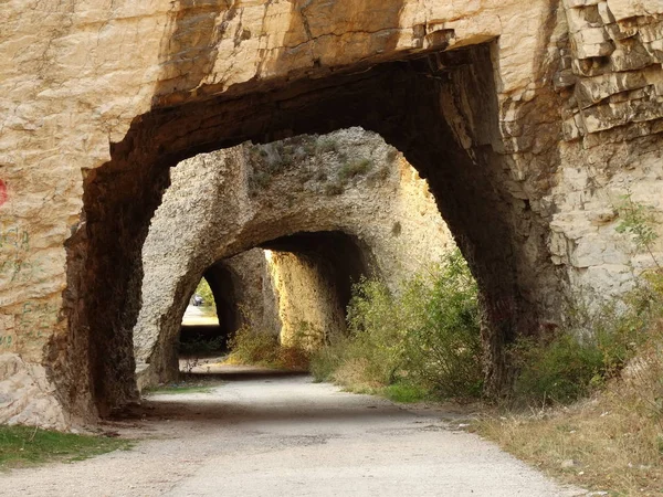 Kayadaki Tüneller — Stok fotoğraf