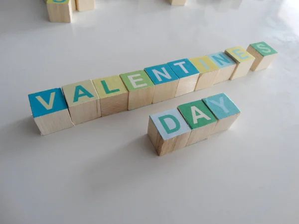San Valentino Scritto Colorati Cubi Legno — Foto Stock