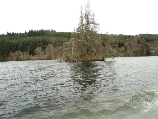 Jezioro Loch Ness Widokiem — Zdjęcie stockowe