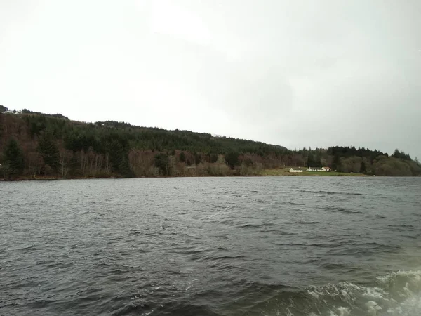 Jezioro Loch Ness Widokiem — Zdjęcie stockowe