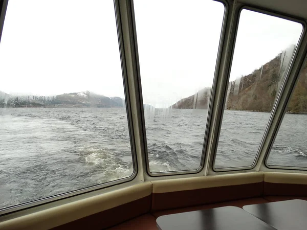 从船上看尼斯湖景湖 — 图库照片