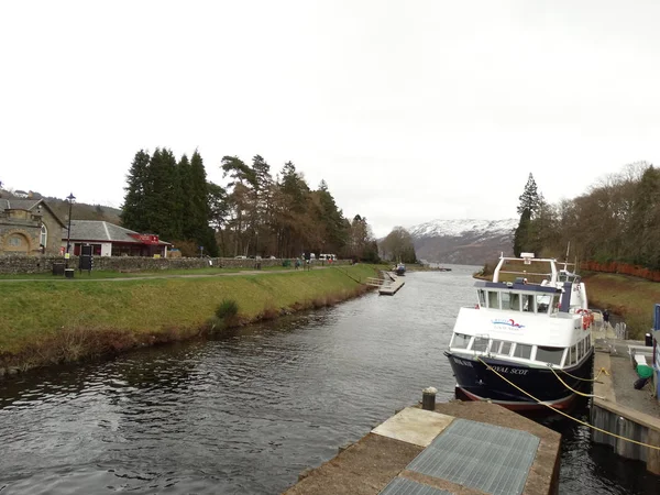 Łodzią Jezioro Loch Ness — Zdjęcie stockowe