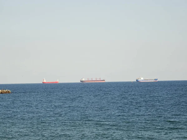 Gündüz vakti güzel deniz manzarası