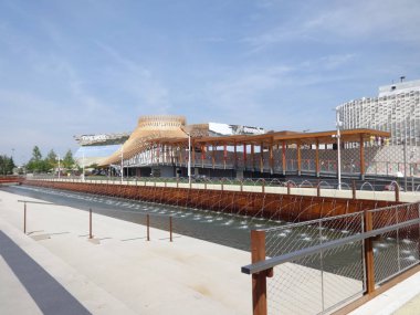 Modern mimari tasarım ve Çeşmesi