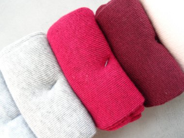 İyi düzenlenmiş iç çamaşırı rengine göre sıralanmış