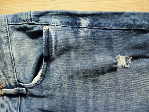 Moderna Trasiga Blå Jeans — Stockfoto