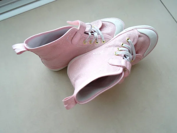 Pink Girly Sport Shoes — Stock Photo, Image