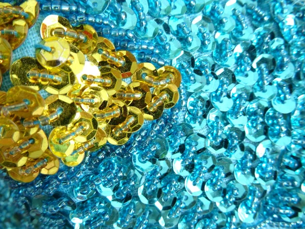 Blau Und Gold Glänzendes Bauchtanzkleid Mit Pailletten — Stockfoto