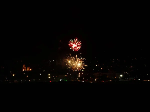 Fuegos Artificiales Coloridos Cielo Negro — Foto de Stock