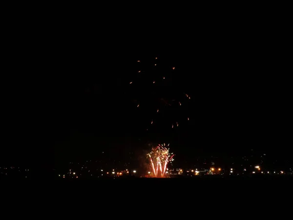 Feux Artifice Colorés Dans Ciel Noir — Photo