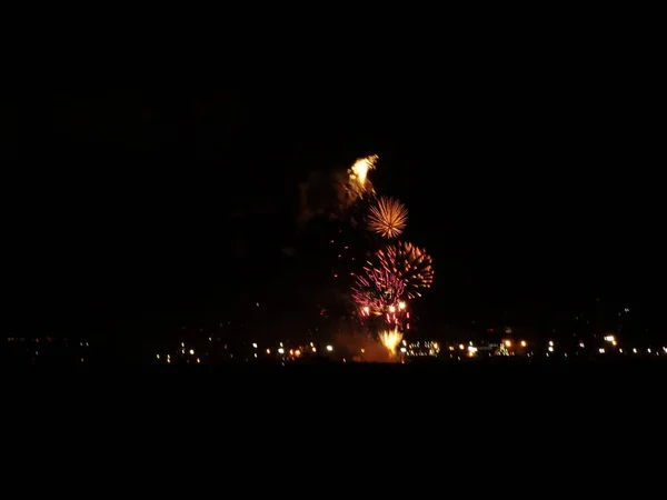 Fuegos Artificiales Coloridos Cielo Negro —  Fotos de Stock