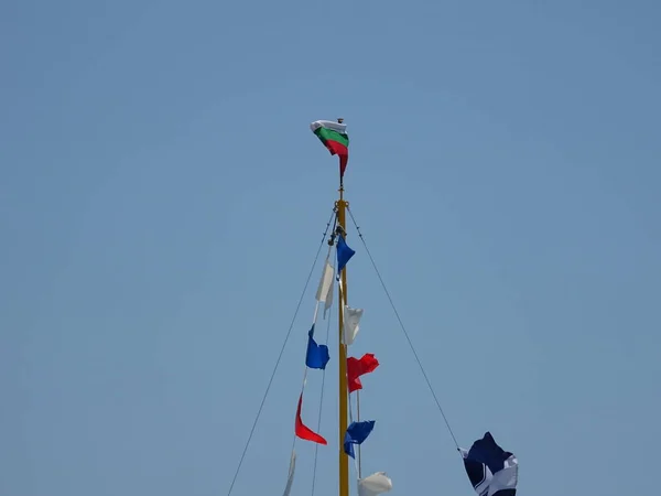 Banderas Mástil Buques Franceses Búlgaros Contexto —  Fotos de Stock