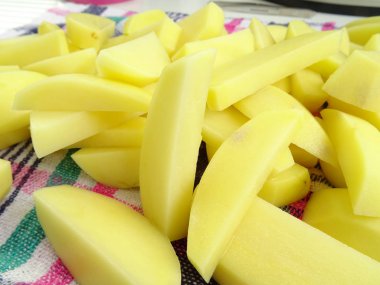 Çiğ patates dilimleri closeup görünümü