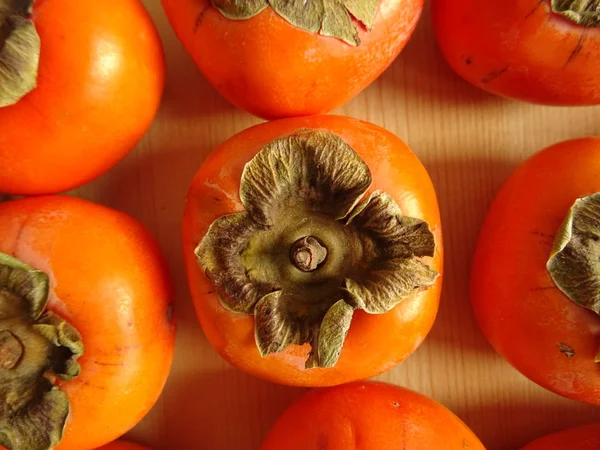 İyi düzenlenmiş Persimmons grup