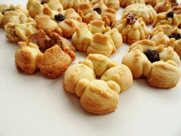 Caseiro Flor Squirt Cookies Fundo Branco — Fotografia de Stock