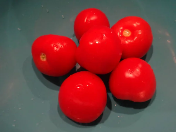 Pomodori Sfondo Grigio — Foto Stock