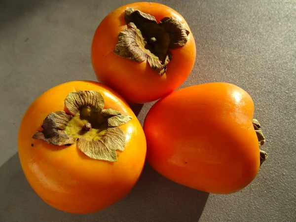 Gustosi Cachi Arancioni Biologici — Foto Stock