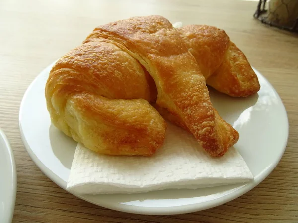 Croissant White Plate — Stock Photo, Image