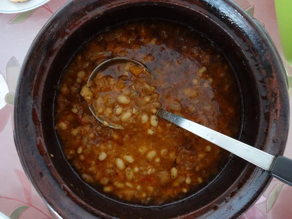 Geleneksel Bulgar fasulye suyu