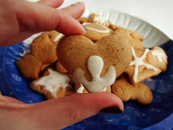 Hand Holding Cookie Heart Shape — Stock Photo, Image