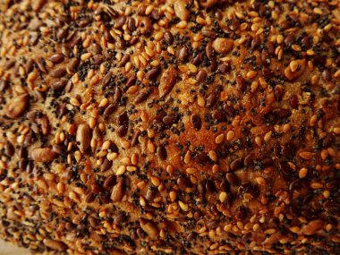 Susam ve tohum ekmek