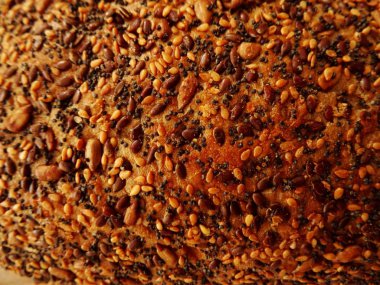 Susam ve tohum ekmek