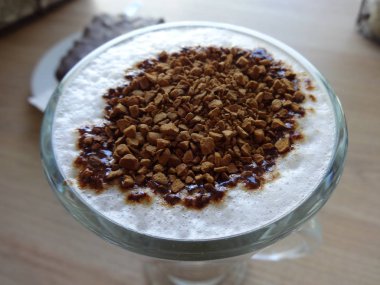 Sütlü çözünür kahve