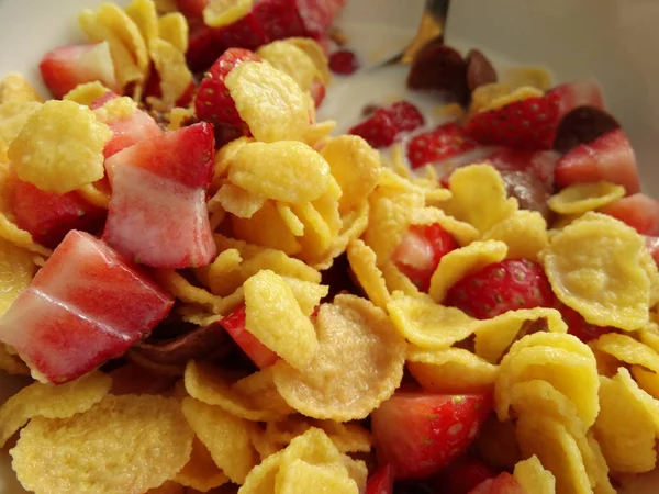 Cornflakes Aux Morceaux Fraise Lait — Photo