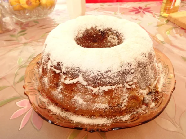 Torta Tonda Alla Libbra Polverizzata Con Zucchero Morbido Con Foro — Foto Stock