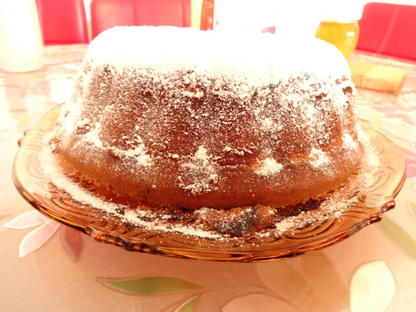 Rundes Pfund Kuchen Mit Weichem Zucker Gepudert — Stockfoto