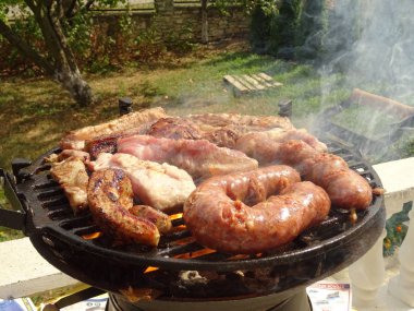 Barbekü et kavurma ile