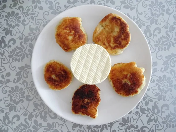 Bulgarian Small Mekitsas White Cheese Cylinder Middl — Stock Photo, Image
