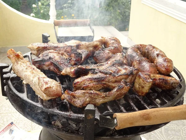 Barbecue Met Vlees Roosteren — Stockfoto