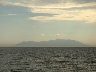 gökyüzü ile deniz manzarası görünümü 