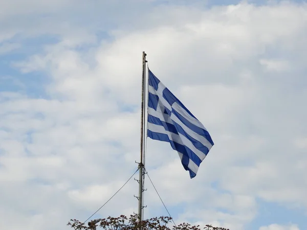 Bandera Griega Sobre Fondo Azul Del Cielo — Foto de Stock