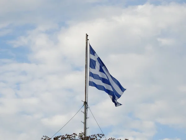 Bandera Griega Sobre Fondo Azul Del Cielo — Foto de Stock