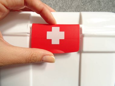 acil yardım yardım kutusu