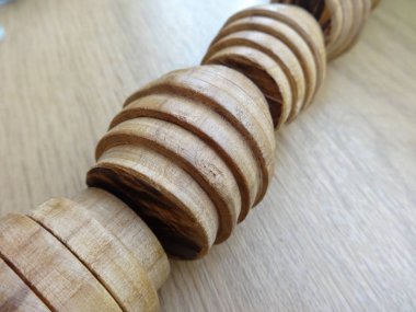 Tahta masaj aletini kapat.