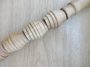 Tahta masaj aletini kapat.