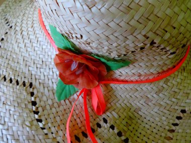 Yaz tatil Straw kadın şapka ile bir kırmızı gül Decortion